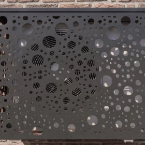 Cache climatiseur extérieur, fixation murale au motif Bulles, finition gris anthracite.