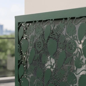 Tropik vue 2 Cache climatiseur extérieur, fixation murale au motif Tropik, finition vert mousse.