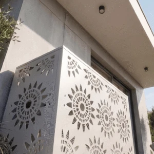 Cache climatiseur extérieur, fixation murale au motif Bloom, finition gris clair.
