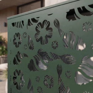Cache climatiseur extérieur, fixation murale au motif Koi Sakura, finition vert mousse.